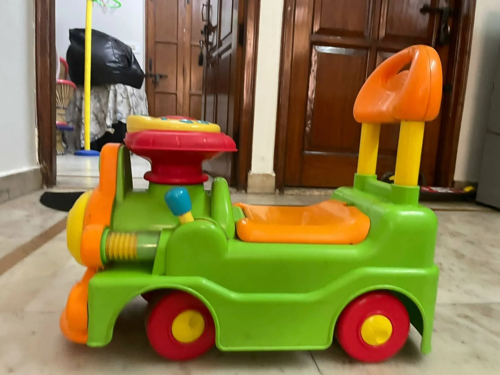 CHICCO Ride On Train cum Walker